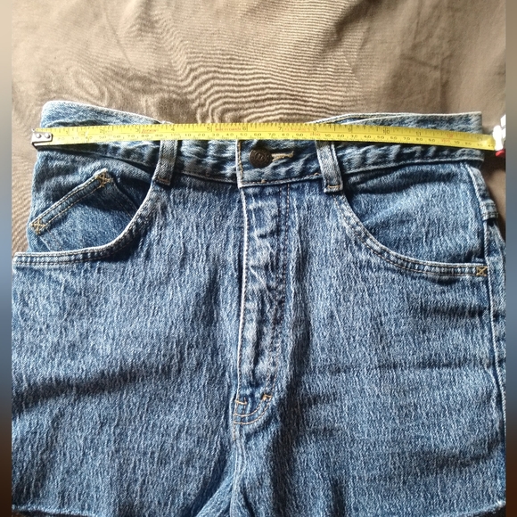 Vintage Acid Wash Jean Shorts - Picture 7 of 8